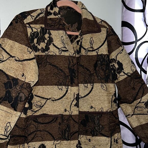 Women’s large reversible, brocade floral jacket - Picture 10 of 15